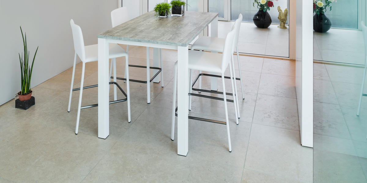 Ensemble table Verona and stools BarGrinta