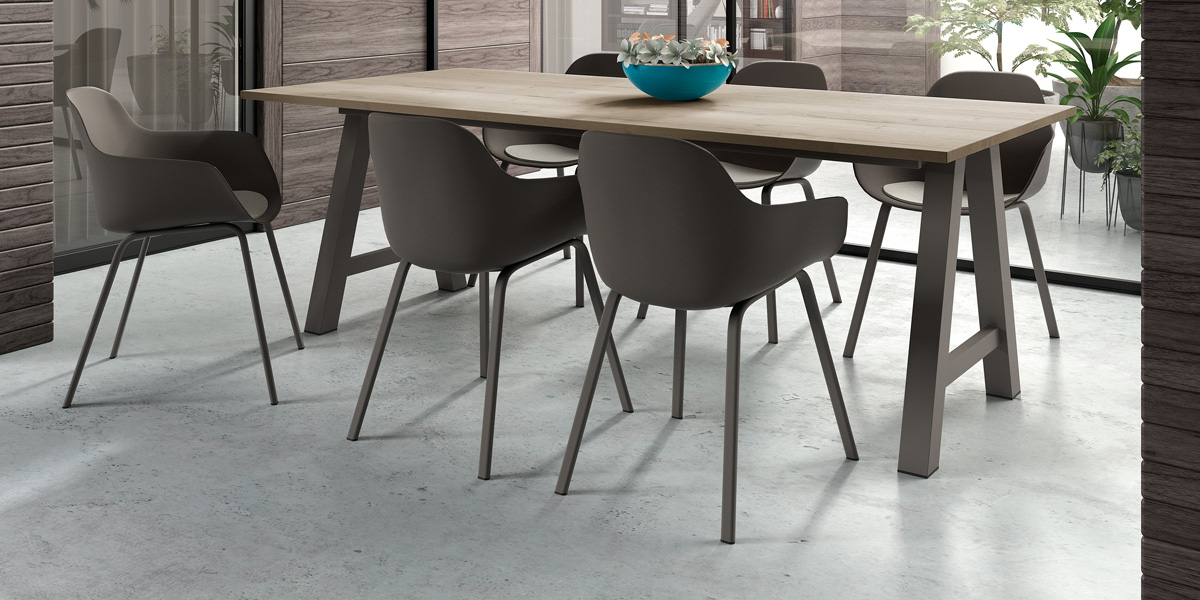 Ensemble tafel Alegro en stoelen Horta met Pad Cloë