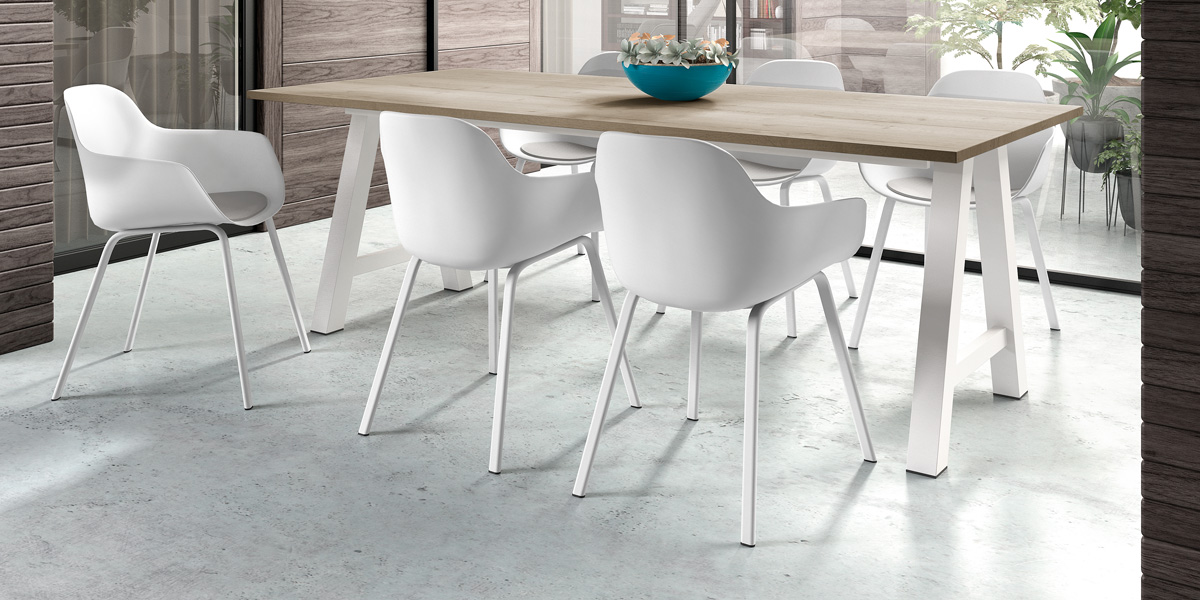 Ensemble tafel Alegro en stoelen Horta met Pad Cloë